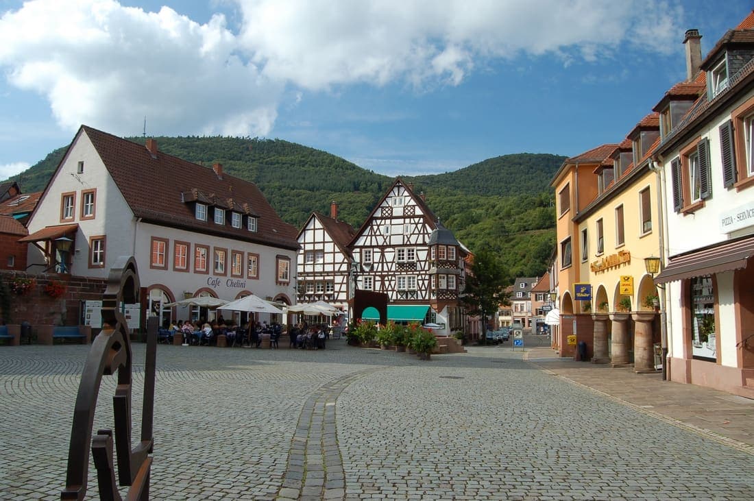 Annweiler am Trifels – Umzugsunternehmen M+M Umzüge