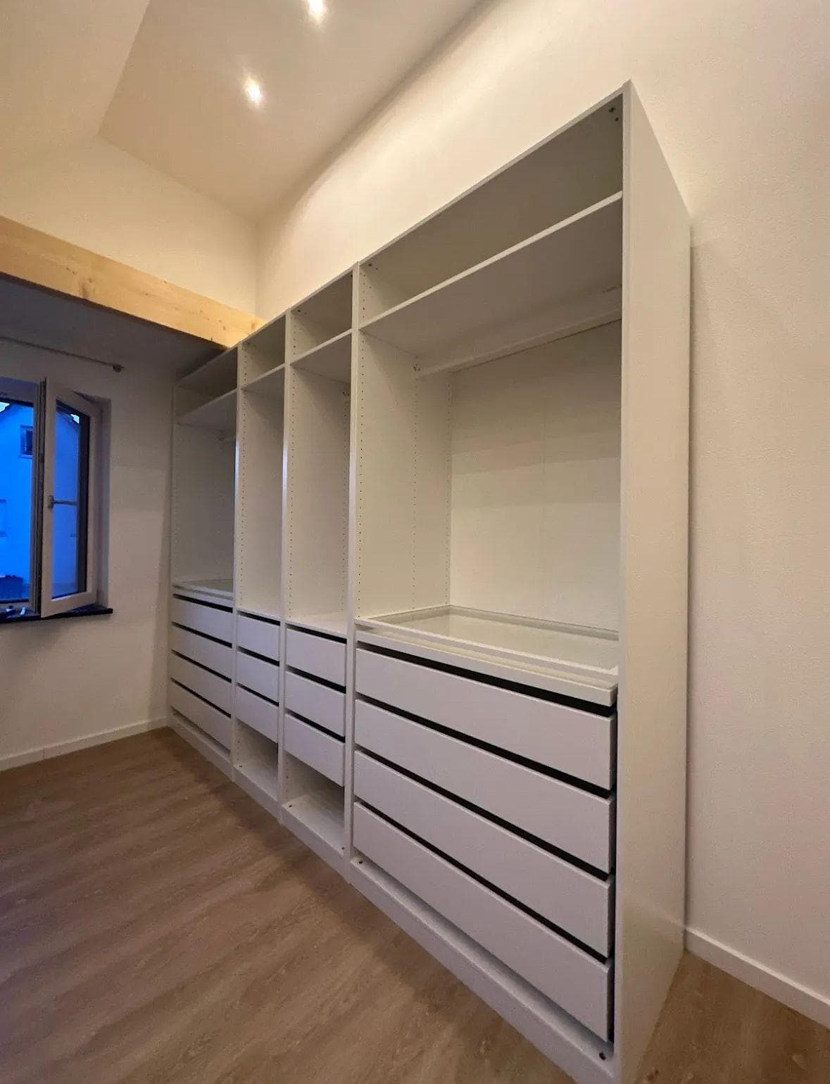 Passgenau montierter Einbauschrank